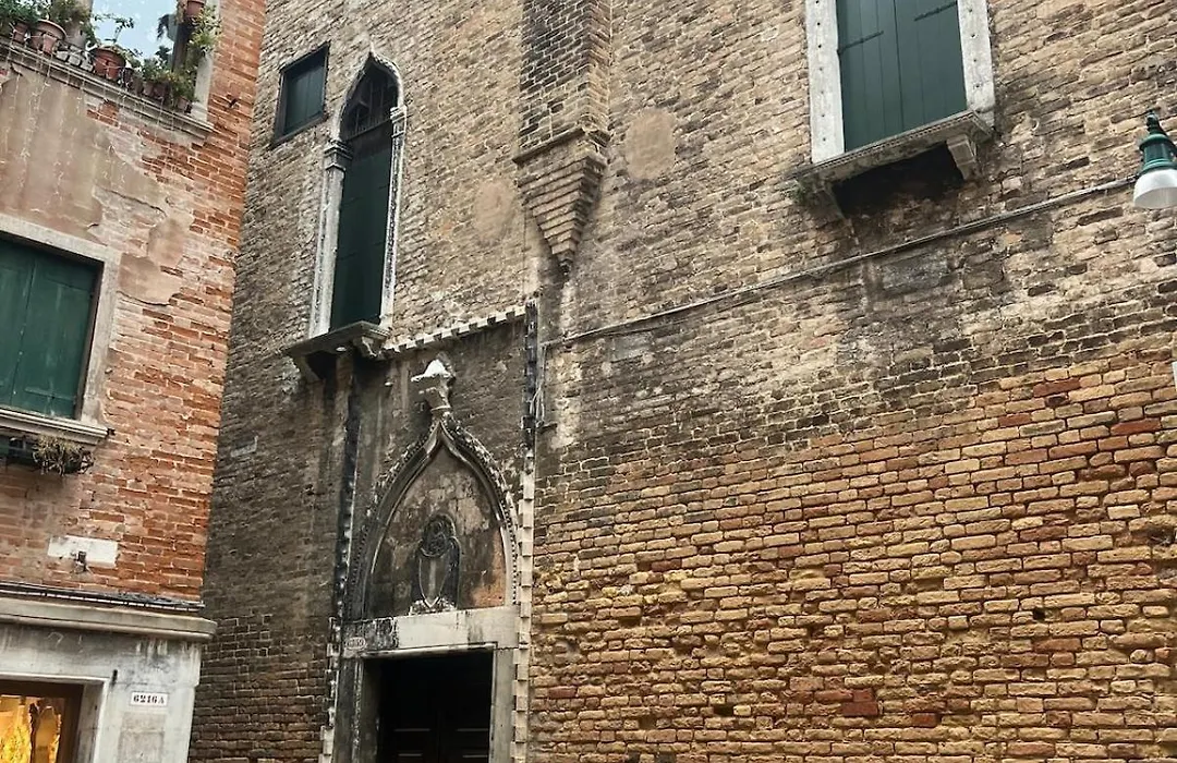 Venexiana Suite-1